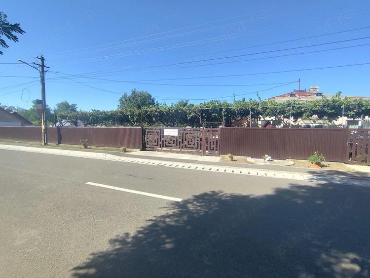 Casă cu 4 camere cu Teren 4000 Mp în Ștefănești
