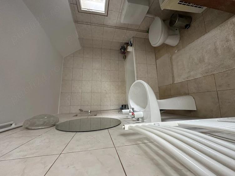 Casă cu 3 camere cu Teren 1400 Mp în Central