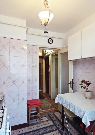 Apartament cu 3 camere semidecomandat în Mazepa 1