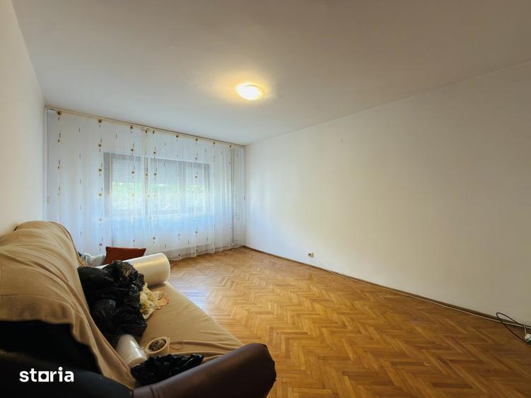 Apartament cu 3 camere decomandat, mobilat în Soarelui