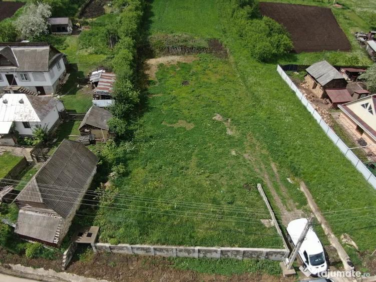 Teren de 5000 mp, în Valea Arini