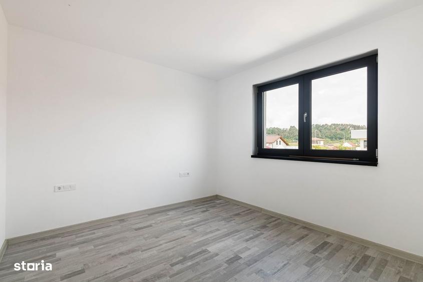 Casă cu 3 camere în Sânpetru
