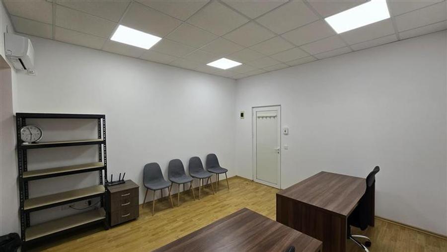 Birou, de 25 mp, în Central