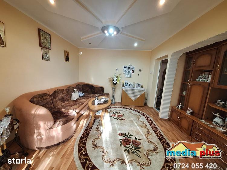 Apartament cu 3 camere decomandat în Micro 13