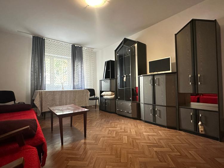 Apartament cu 2 camere decomandat în Soarelui