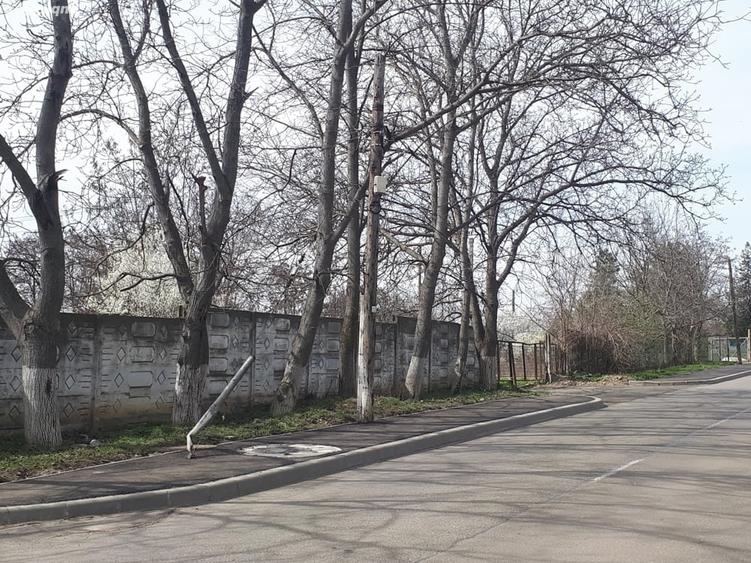 Teren de 2996 mp, în Vest