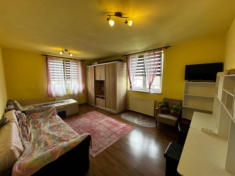 Apartament cu 4 camere decomandat în Terezian