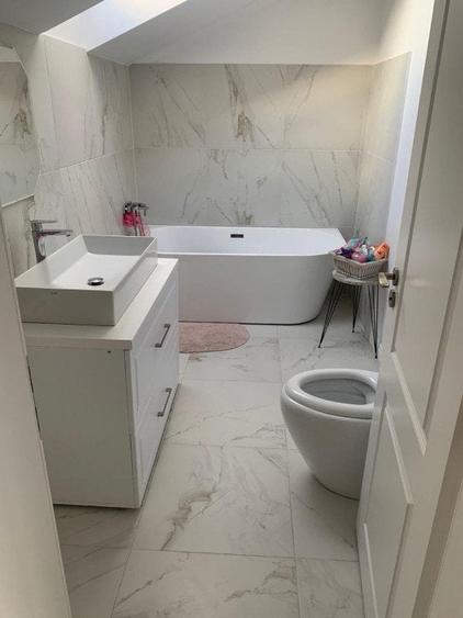 Casă individuală cu 4 camere cu Garaj în Florești