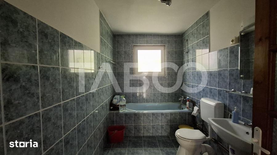 Casă cu 3 camere decomandat cu Teren 472 Mp în Central