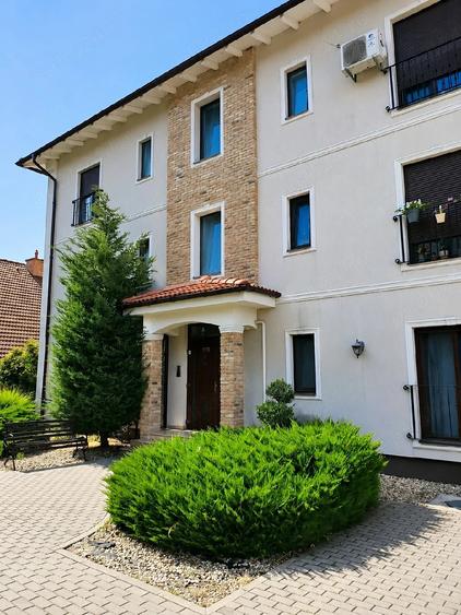 Apartament cu 3 camere decomandat în Giroc