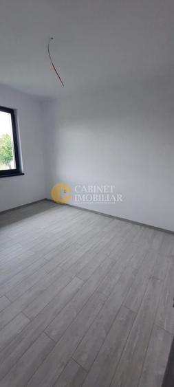 Casă individuală cu 4 camere cu Canalizare în Valea Adâncă