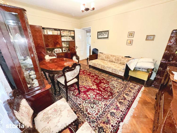 Apartament cu 3 camere decomandat în Central