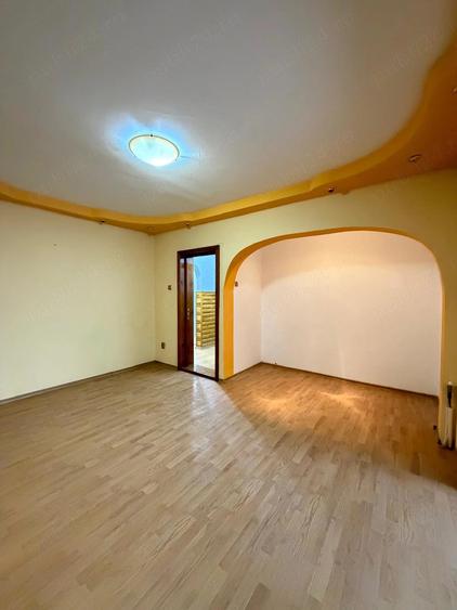 Apartament cu 3 camere decomandat în Micro 13