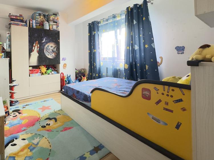 Apartament cu 3 camere decomandat, mobilat în Nord