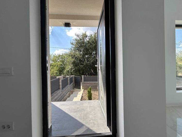 Duplex cu 4 camere cu Canalizare în Vișani
