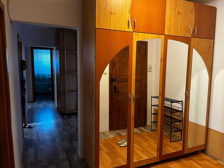 Inchiriez apartament 4 camere Alba Iulia, str. Mircea cel Batran (Exclus agentii) - 2