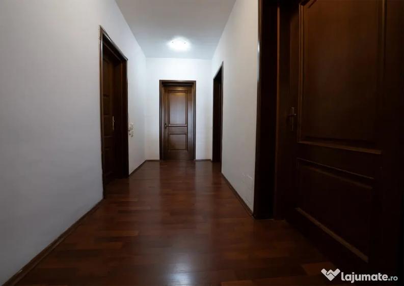 Apartament cu 4 camere decomandat în Dorobanți