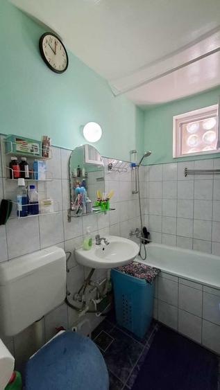 Apartament cu 3 camere decomandat în Exterior Vest