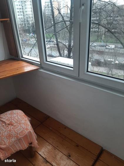 Apartament cu 3 camere semidecomandat în Drumul Taberei
