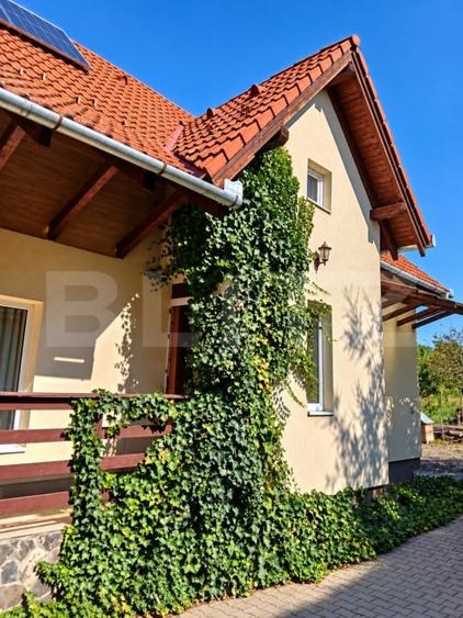 Casă individuală cu 5 camere cu Canalizare în Crăciunești