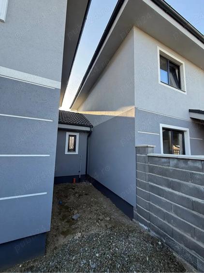 Casă cu Teren 250 Mp în Central