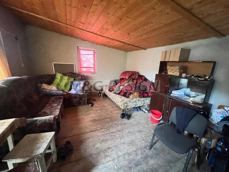 Casă cu 6 camere cu Teren 1325 Mp în Uliuc