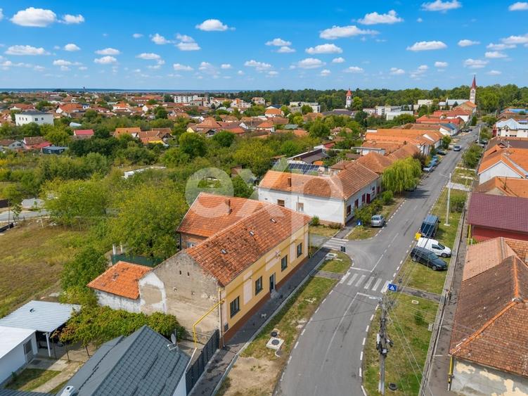 Casă cu 4 camere cu Canalizare în Buziaș