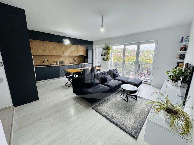 Apartament cu 4 camere semidecomandat, mobilat în Iris