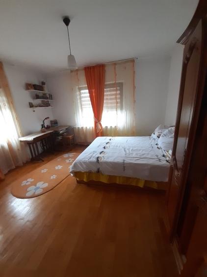 Casă individuală cu 4 camere cu Canalizare în Nord