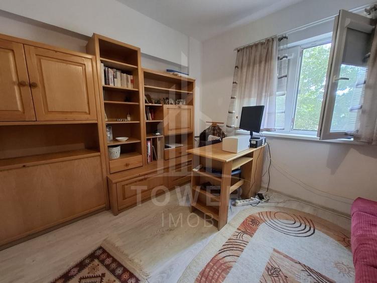 Apartament cu 4 camere decomandat în Vasile Aaron
