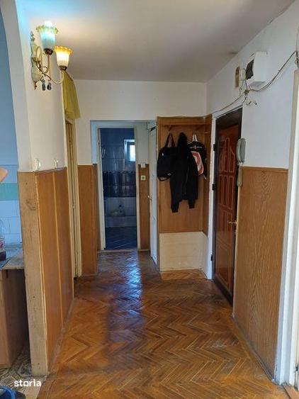 Apartament cu 3 camere în Decebal