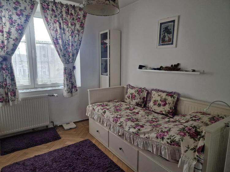 Apartament cu 2 camere semidecomandat în P-ța Unirii
