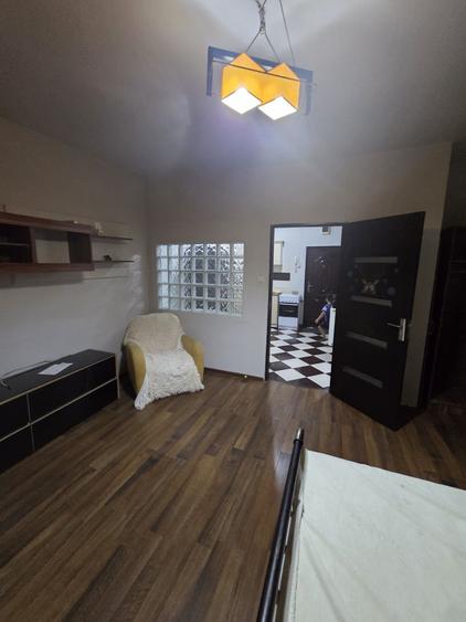 Garsonieră decomandată în Lipovei — fotografia 1