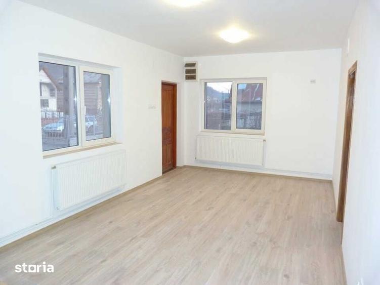 Casă cu 4 camere cu Teren 2100 Mp în Ludești