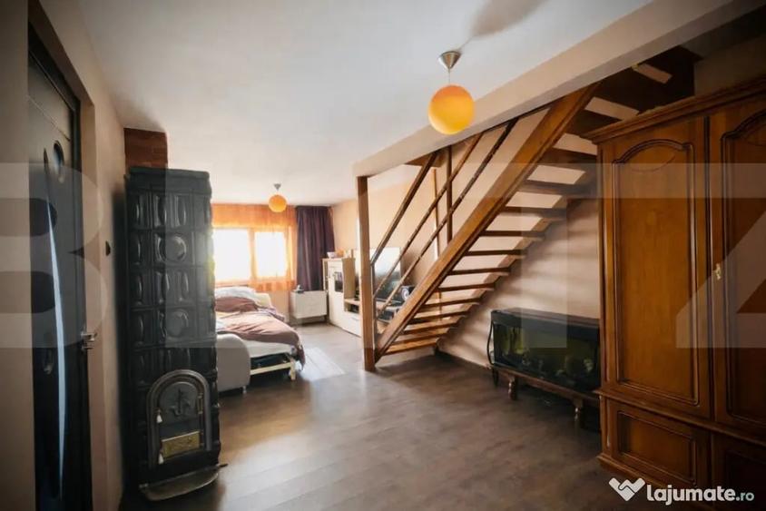 Casă cu 5 camere cu Teren 890 Mp în Miniș