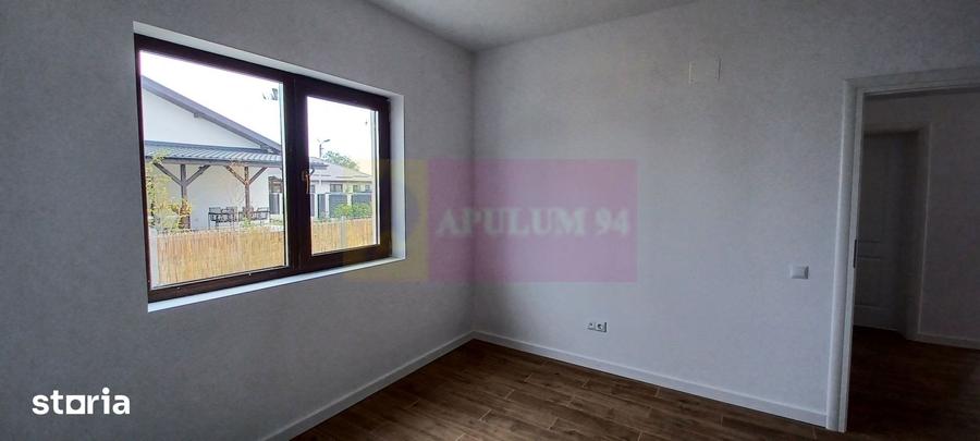 Casă cu 3 camere cu Teren 450 Mp în Săbăreni