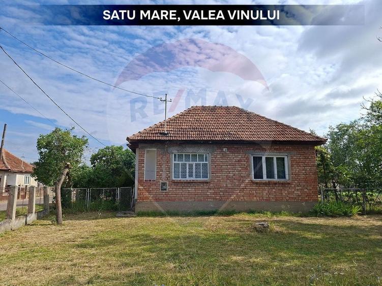 Casă cu 2 camere cu Teren 5447 Mp în Central