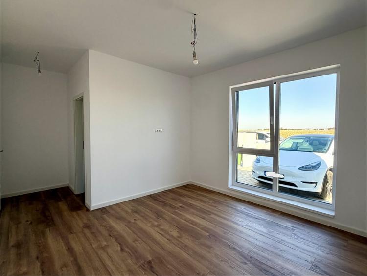 Duplex cu 3 camere cu Canalizare în Dumbrăvița