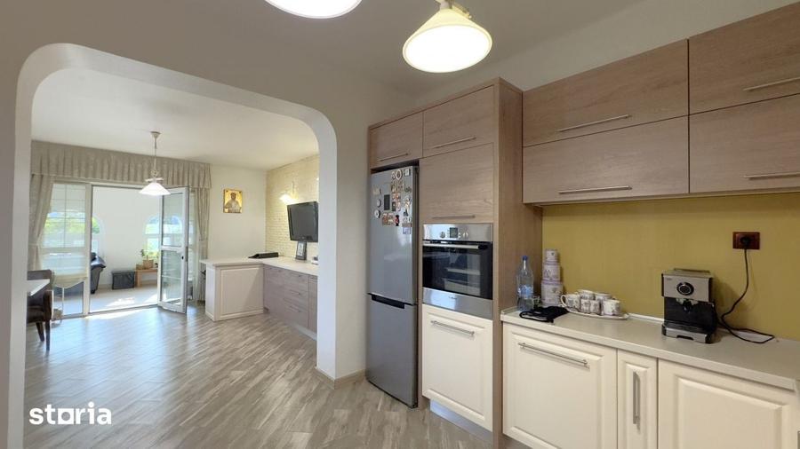 Casă cu 5 camere cu Teren 1010 Mp în Central