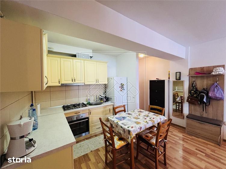 Ap cu 2 camere, balcon - etaj 79 - Doamna Stanca - 13