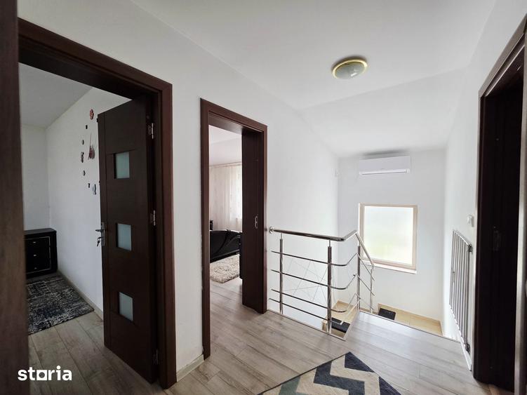 Casă cu 4 camere cu Teren 200 Mp în Trivale