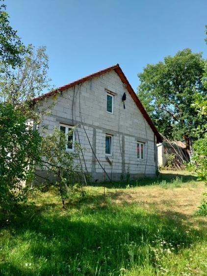 Casă individuală cu 5 camere cu Garaj în Clopotiva