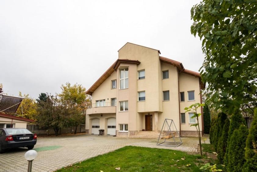 Casă individuală cu 7 camere cu Garaj în Săftica