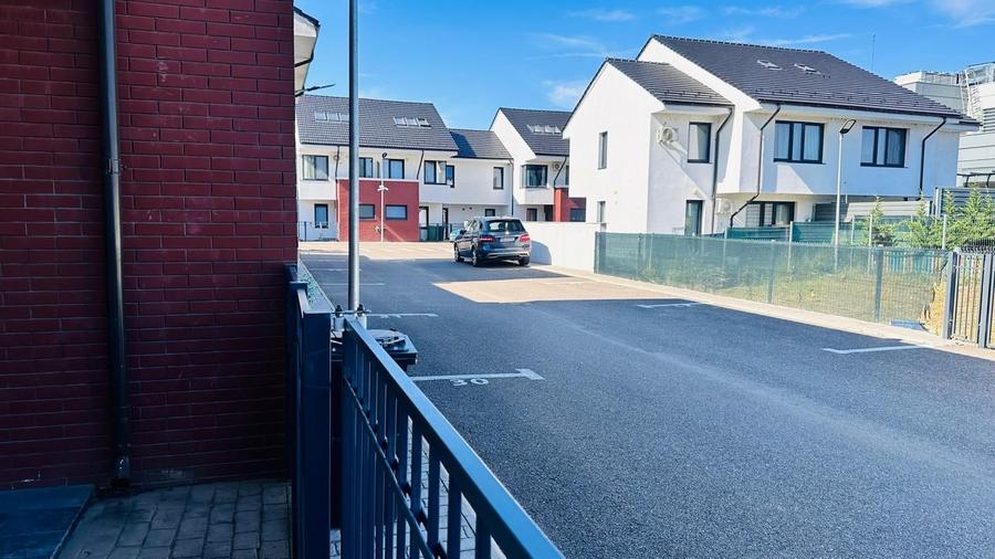 Duplex cu 5 camere cu Canalizare în Otopeni