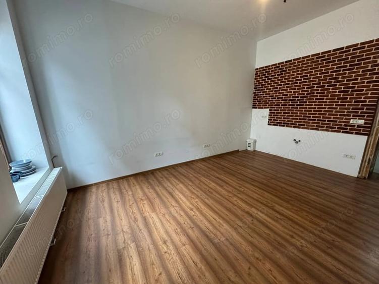 Spațiu comercial, de 55 mp, în P-ța Unirii