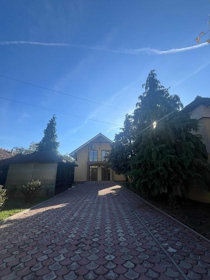 Casă cu 2 camere cu Teren 300 Mp în Central