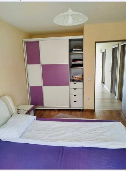 Casă individuală cu 3 camere cu Canalizare în Est
