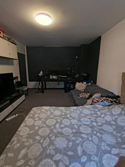 Apartament cu 3 camere decomandat în Far