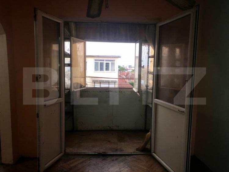 Apartament cu 2 camere nedecomandat în 14 Mai