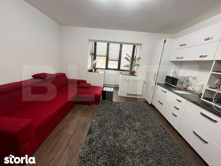 Apartament cu 3 camere semidecomandat în Rogerius